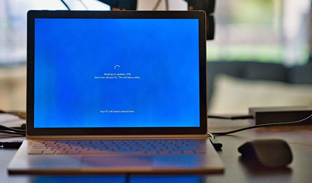 ルビーレッド♢最新Win10♢大容量640G♢メモリ4G♢カメラ♢テレワーク可能 ♥Win10♥ルビーレッド色✨メモリ4G✨カメラ搭載✨テレワーク✨大